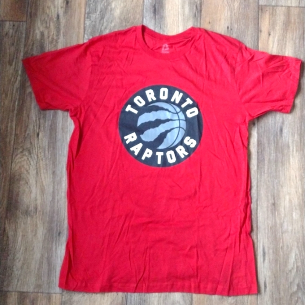 Toronto Raptors t shirt size large